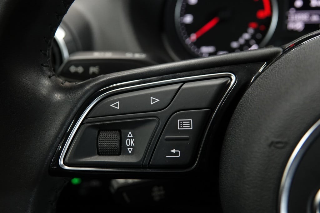 Audi Q2 1.0 tfsi | led | pdc | carplay |