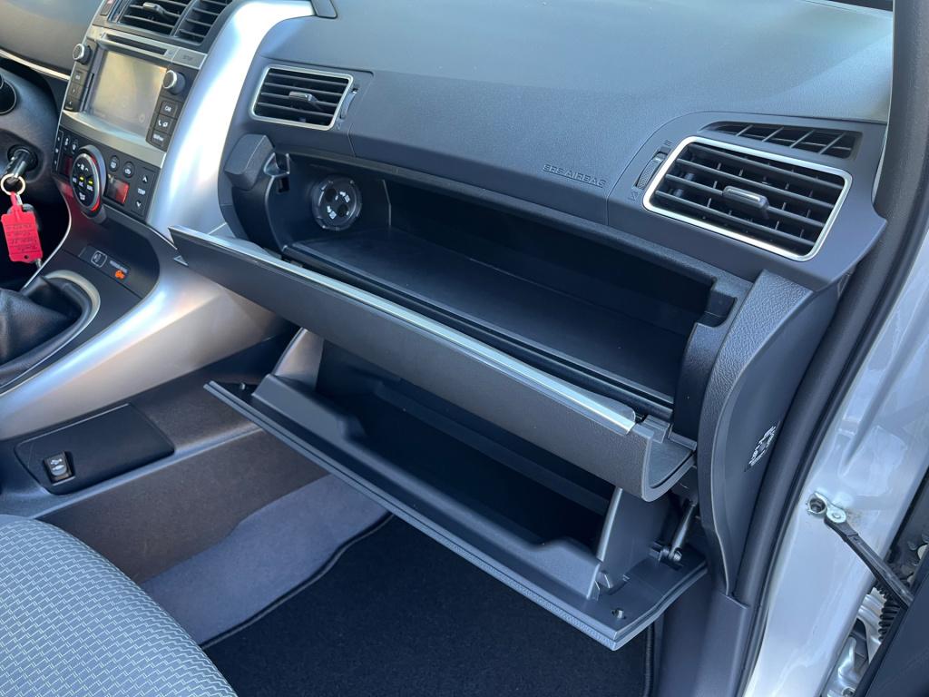 Toyota Corolla Verso 1.8 vvt-i dynamic business|7-persoons|trekhaak|rijklaa