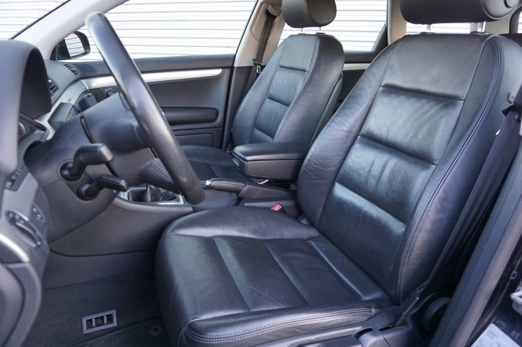 Audi A4 avant 3.2 fsi quattro pro line airco / cruise / navi / trekhaak / p