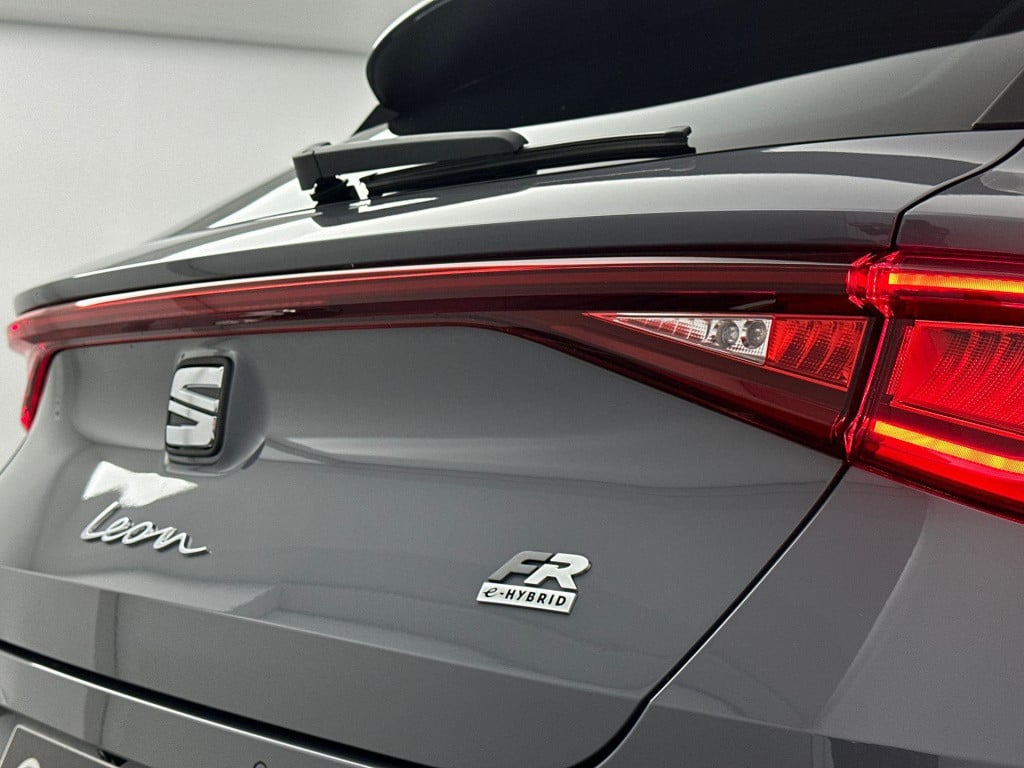 Seat Leon sportstourer 1.5 tsi e-hybrid fr phev first edition