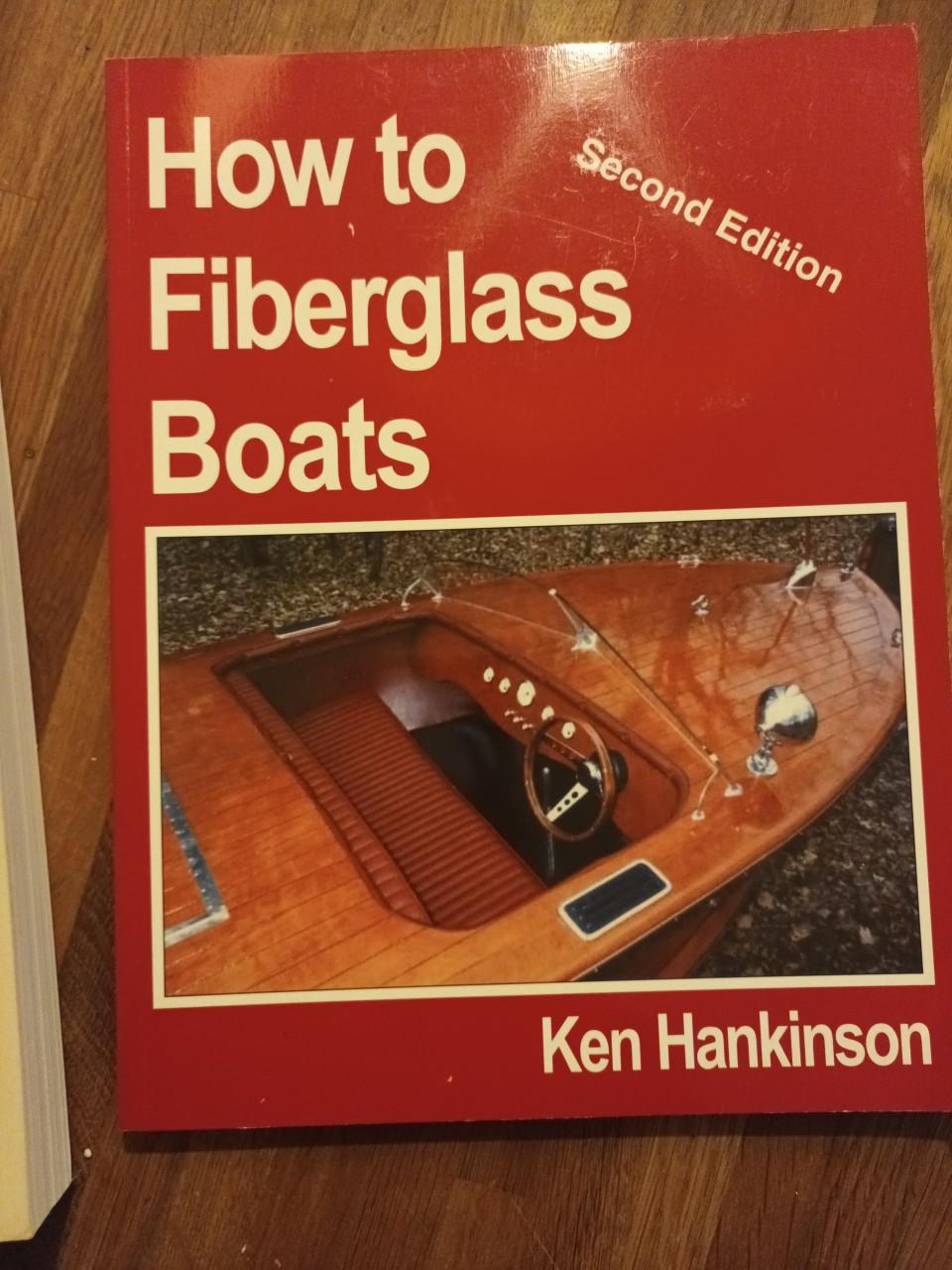 Diverse boeken over het bouwen van boten