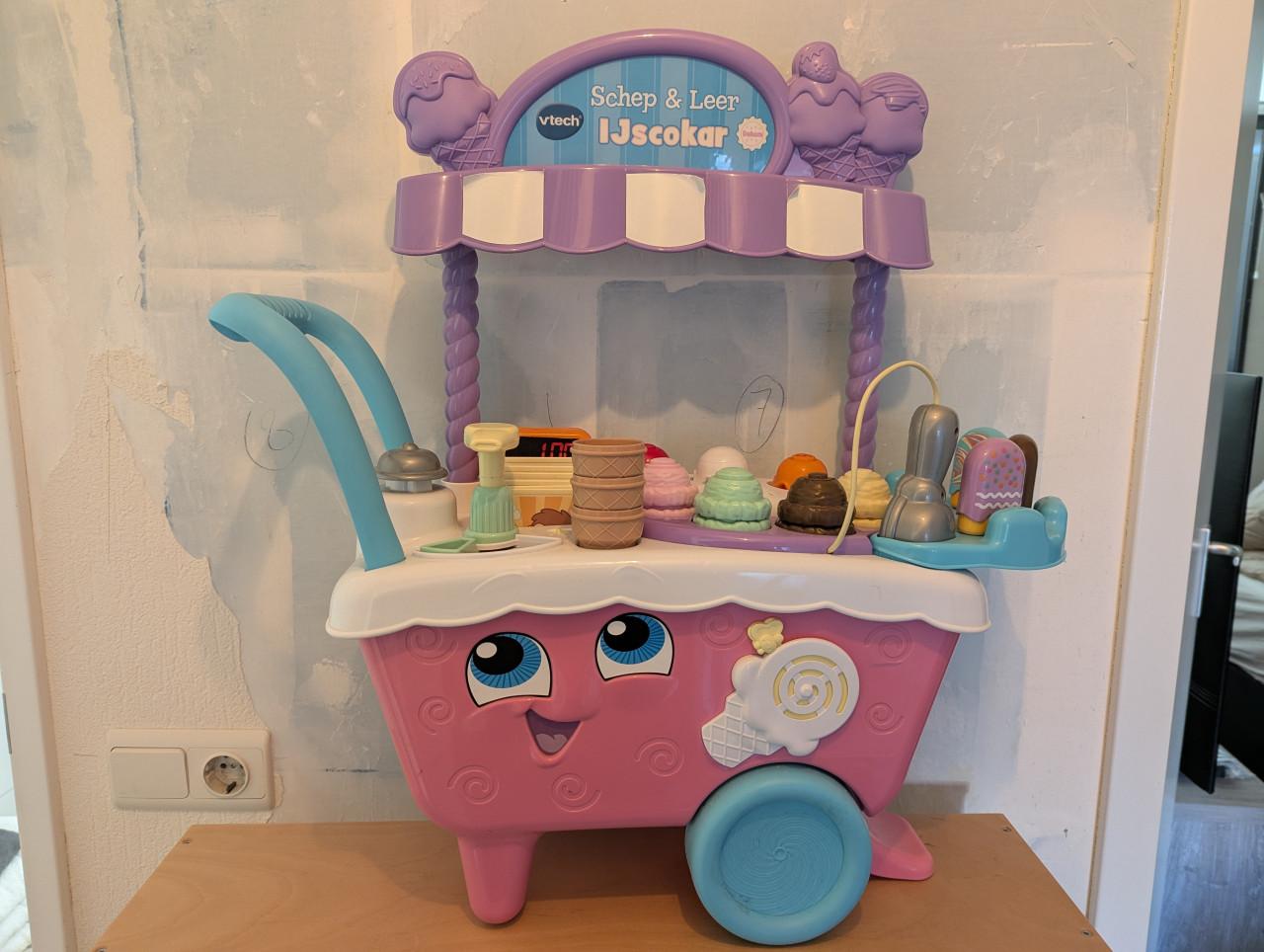 Roze ijscokar van Vtech