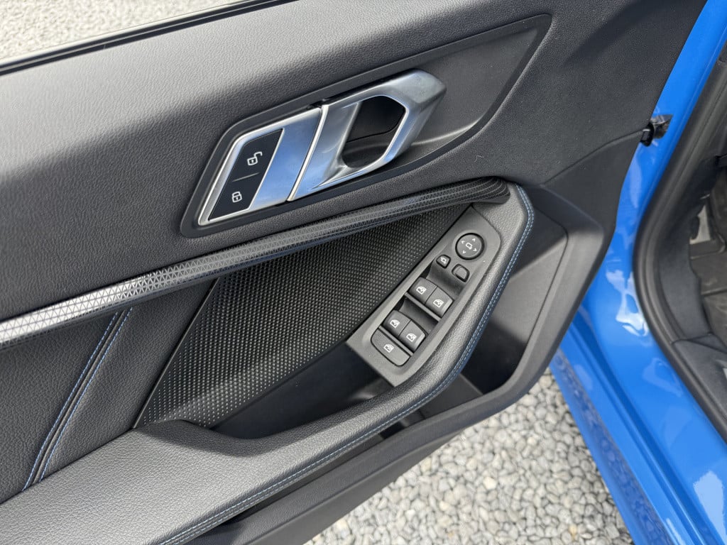 BMW 1 Serie 118i 140pk high executive m-sportpakket 5-drs