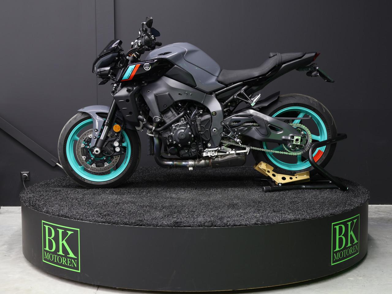 Yamaha MT-10 | Akrapovic