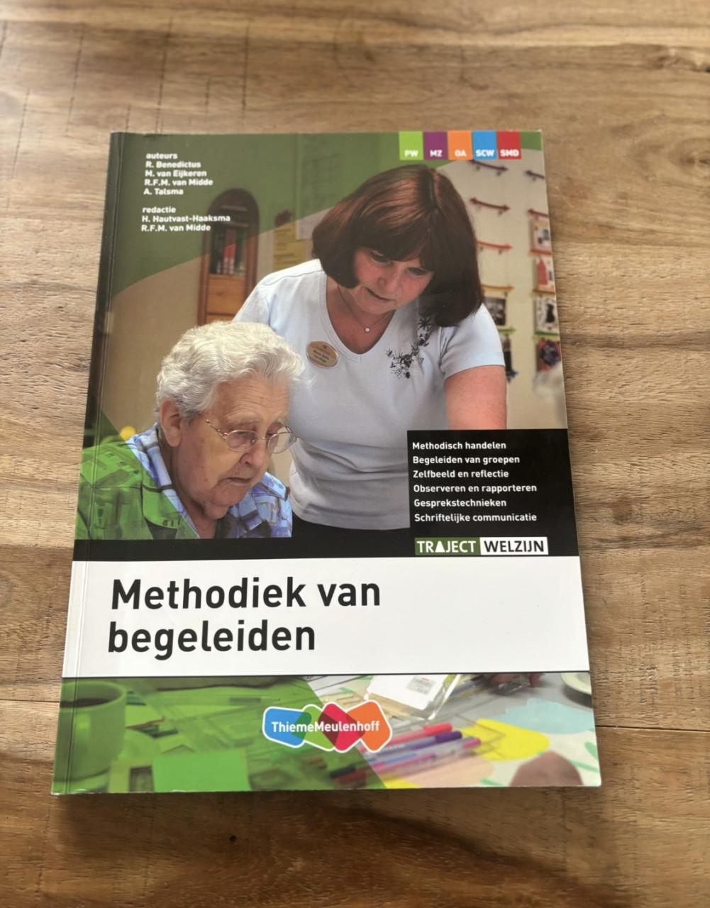 Te koop schoolboeken MBO Kindprofessional / Pedagogisch medewerker