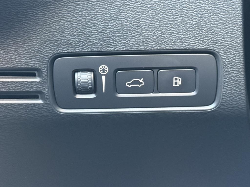Volvo XC40 t4 211pk recharge r-design| pano| adap.cruise| trekhaak| camera