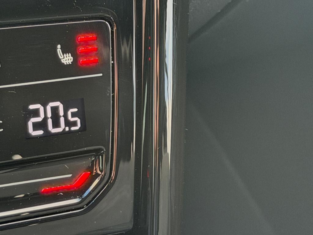 Volkswagen T-roc 1.5 tsi 150pk dsg r-line | camera | keyless | elek. achter