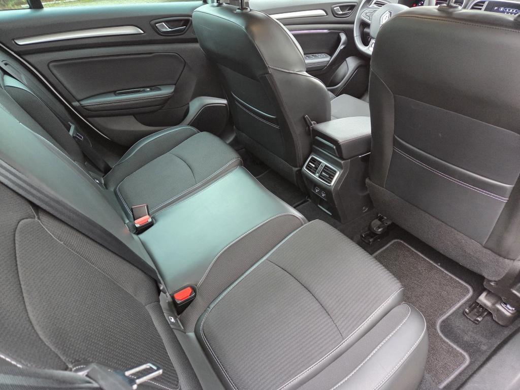 Renault Megane 1.3 tce 140 techno automaat | groot scherm | navigatie | tre