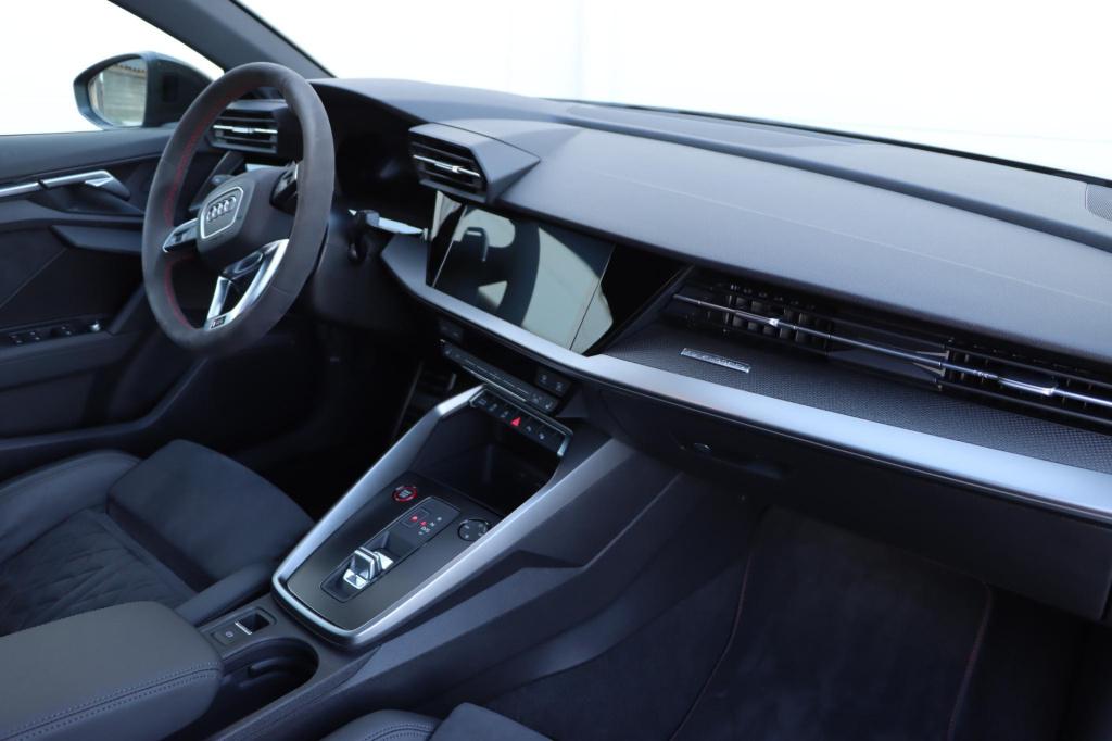 Audi Rs3 limousine 2.5 tfsi quattro | rs dynamic | keramisch | pano | bang 