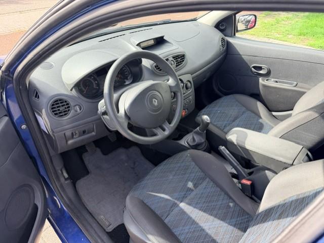 Renault Clio 1.2-16v special line 5 deurs en trekhaak