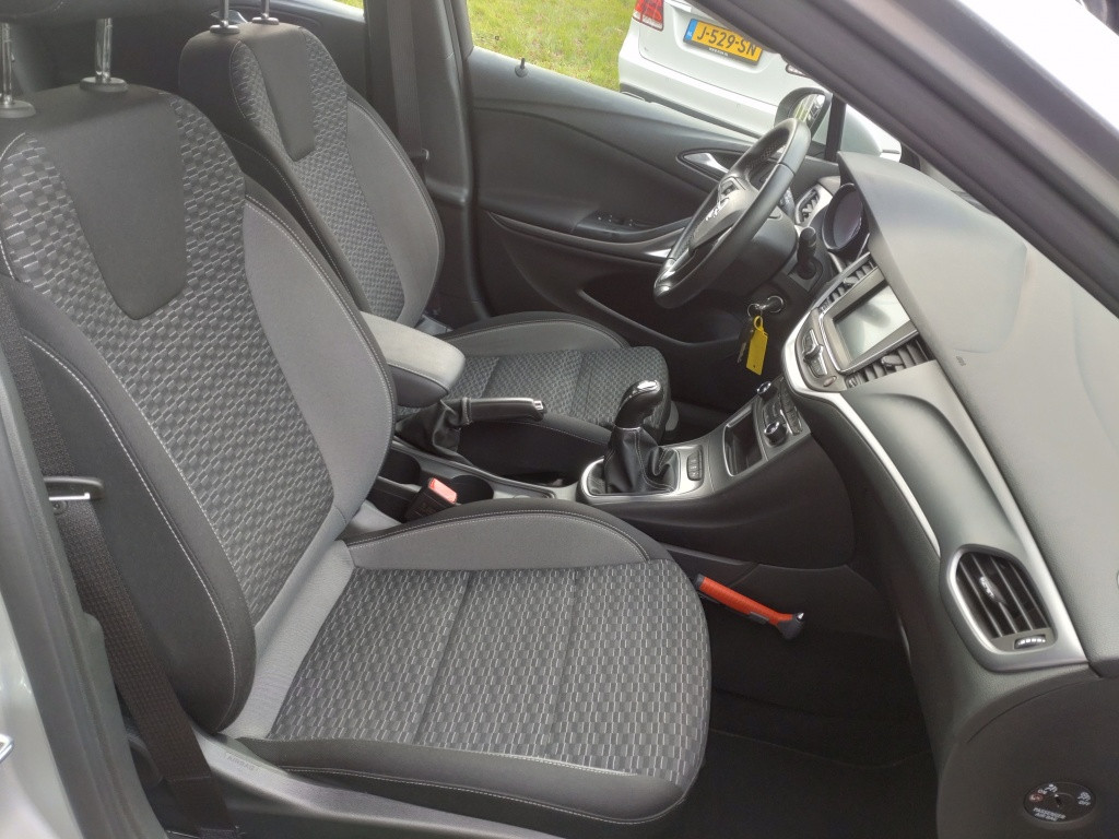 Opel Astra sports tourer 1.2 edition