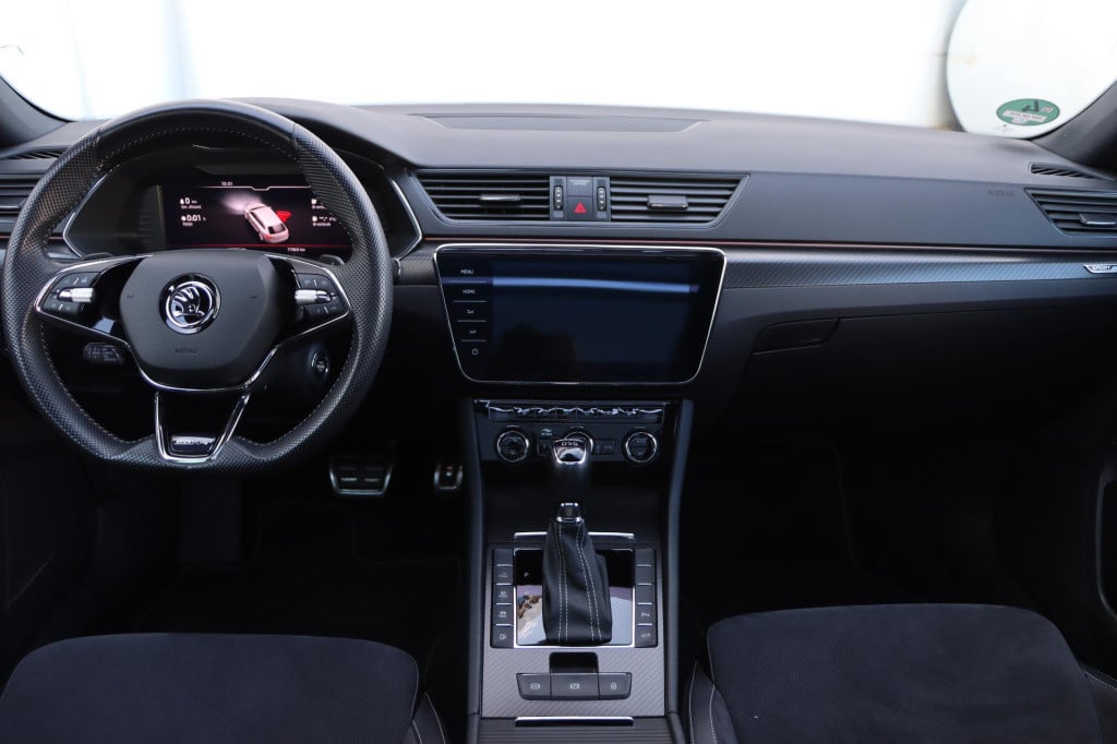 Skoda Superb combi 1.4 tsi iv sportline business