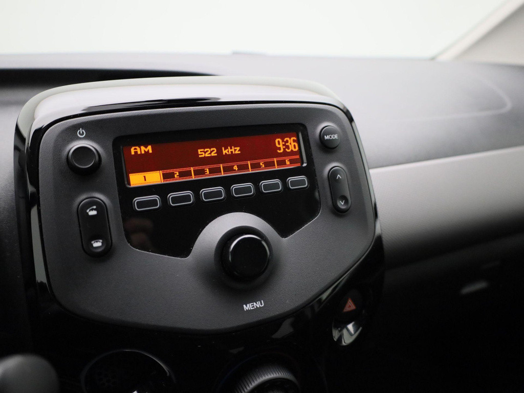 Peugeot 108 1.0 e-vti style | lage km stand! | bluetooth | airco | cruise c
