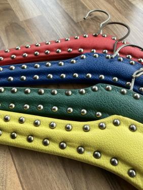 Vintage kledinghangers 4st