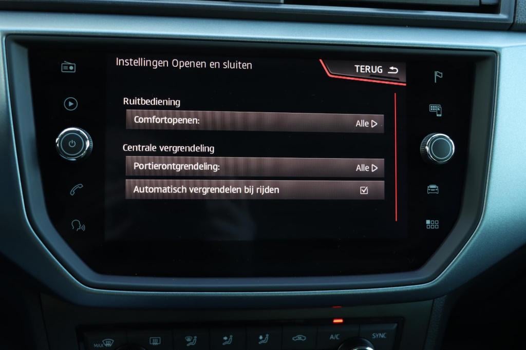 Seat Arona 1.0 tsi style business intense 95pk