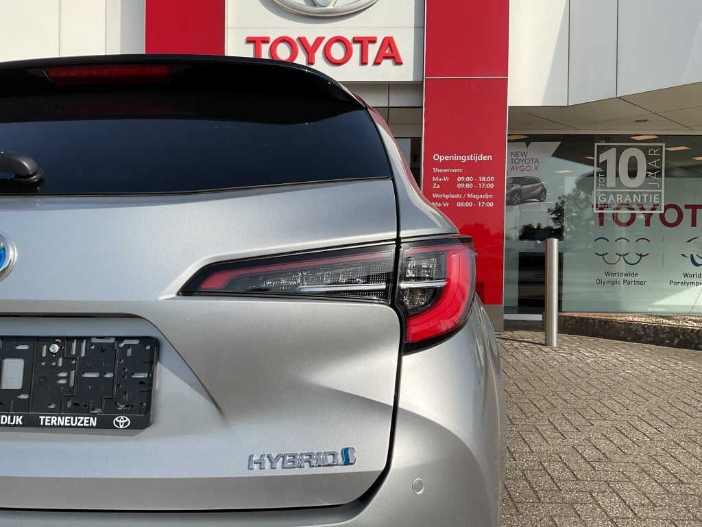 Toyota Corolla touring sports 1.8 hybrid executive | nieuw uitvoorraad |