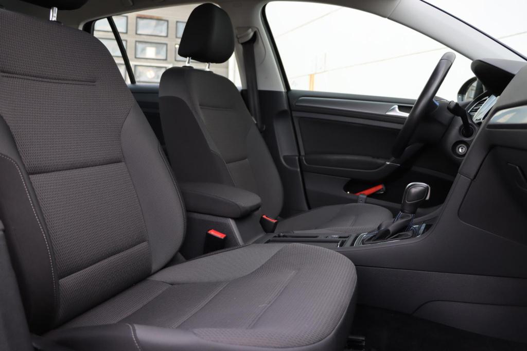 Volkswagen E-golf e-edition | soh 94,3% | navigatie | parkeersensoren | dri