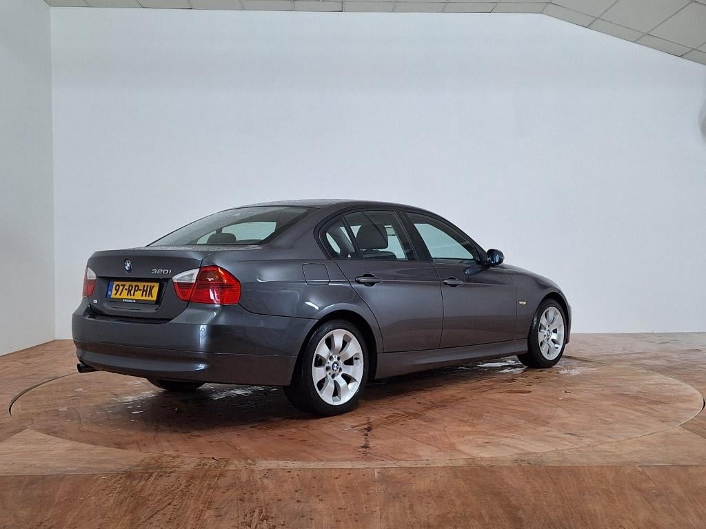 BMW 3-serie 320i dynamic exec.