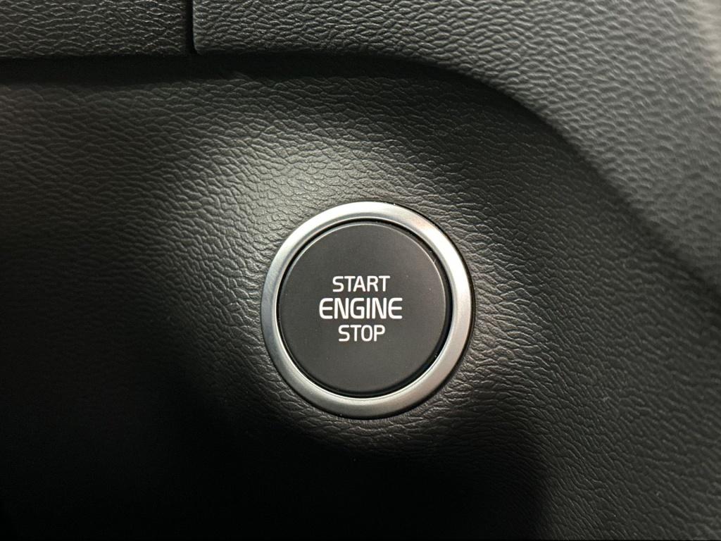 Volvo XC40 t5 262pk recharge r-design| pano| 360camera| ada.cruise| keyless