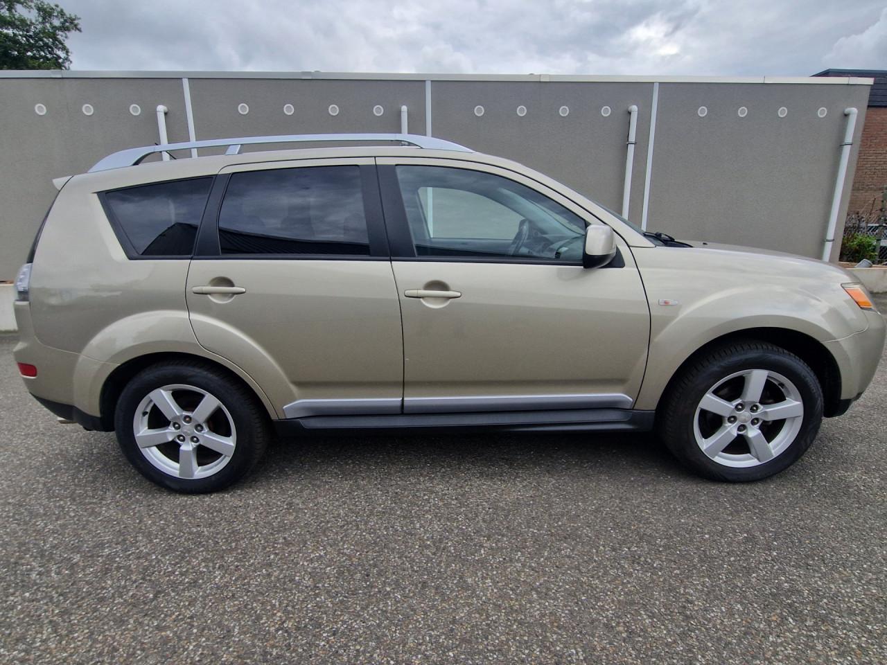 Mitsubishi Outlander 2.4 Intense+ Special Edition