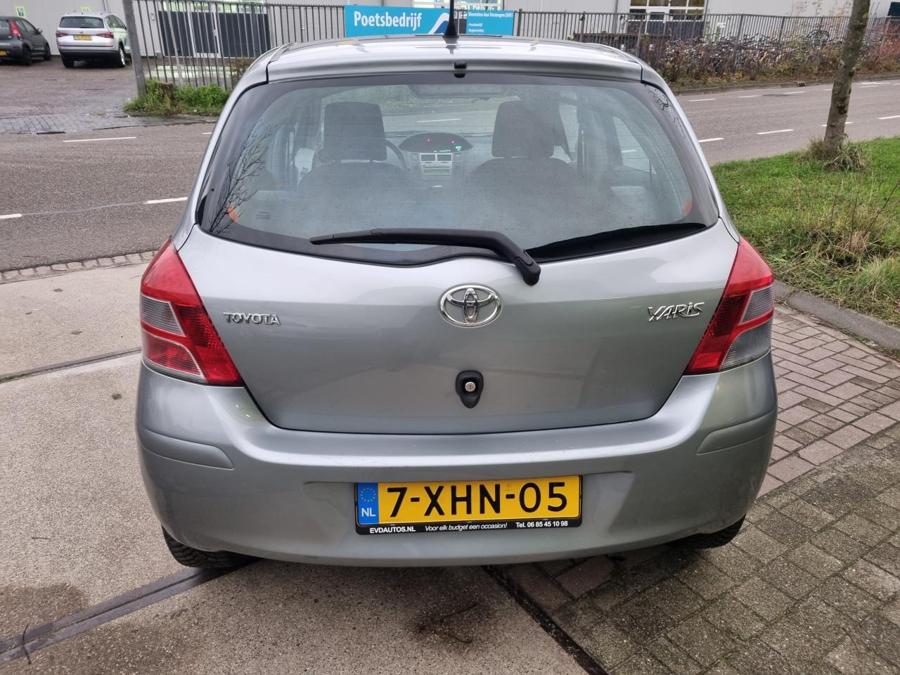 Toyota Yaris 1.0 VVTi Cool