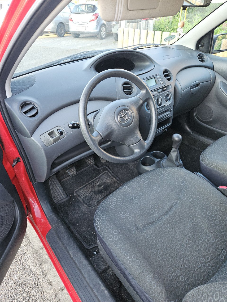 Toyota yaris 1.0 idols 2004