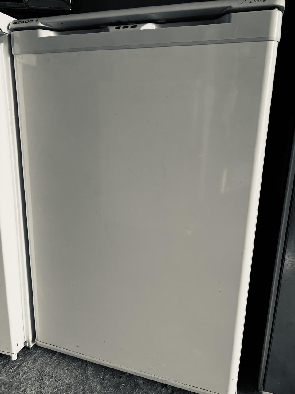 A klasse tafelmodel vrieskast 4 laden 85x55 cm. 114 liter