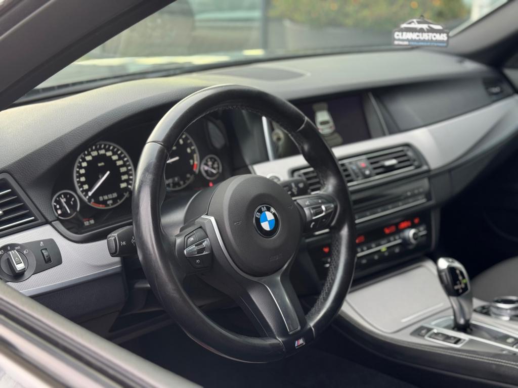 BMW 5 Serie touring 520i executive * m-pakket * navigatie * 20 inch * nap