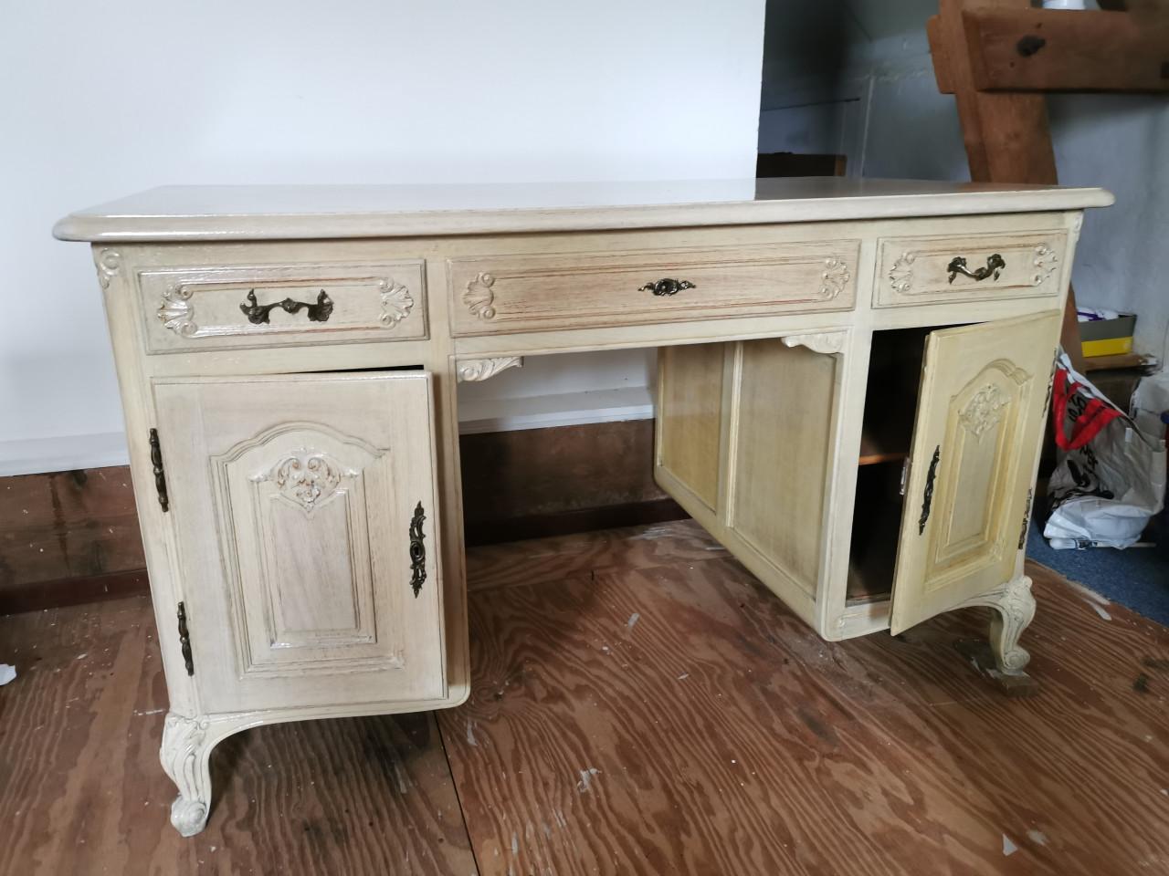 Antiek bureau