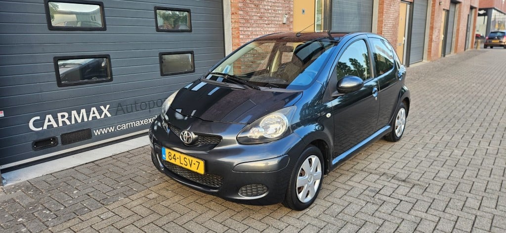 Toyota Aygo 1.0-12v comfort 5drs / nl auto / nap 78.111 km !