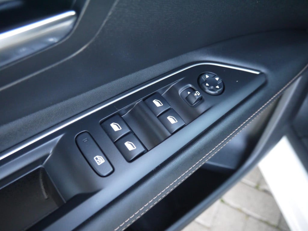 Peugeot 3008 1.6 hybrid4 300 gt|trekhaak|rijklaar