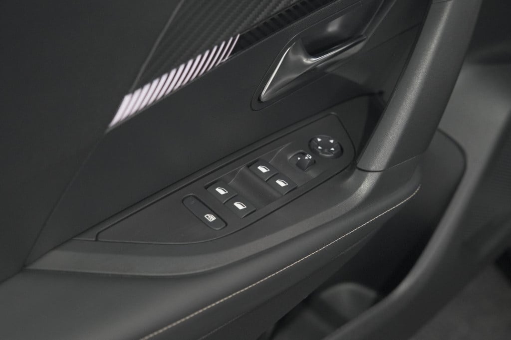 Peugeot 2008 hybrid 136 e-dcs6 allure | 360 camera | adaptieve cruise contr
