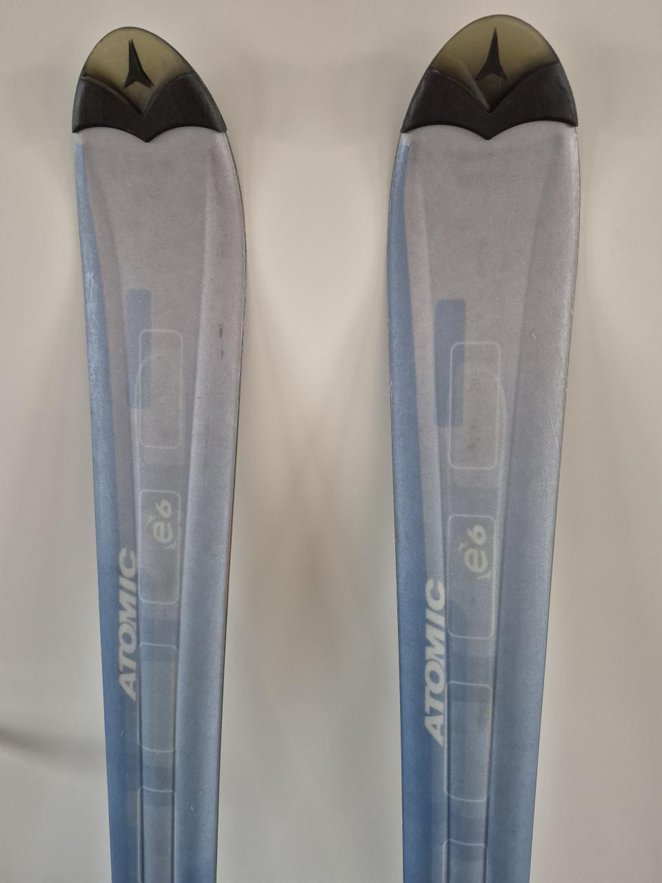 Damesski's Atomic lichtblauw met binding