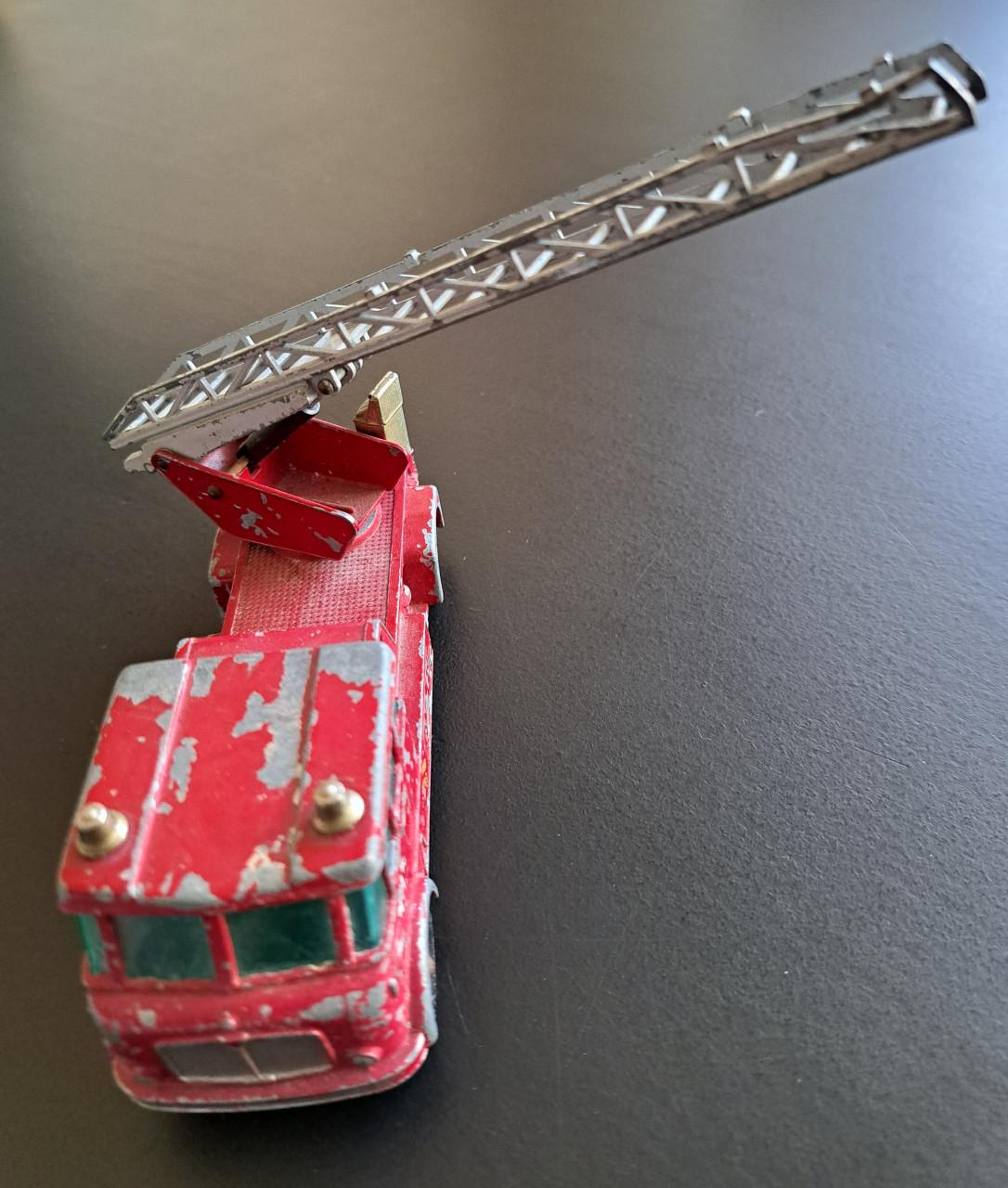 MATCHBOX KING SIZE nr. 15 - Merryweather brandweerwagen - 15 cm lang