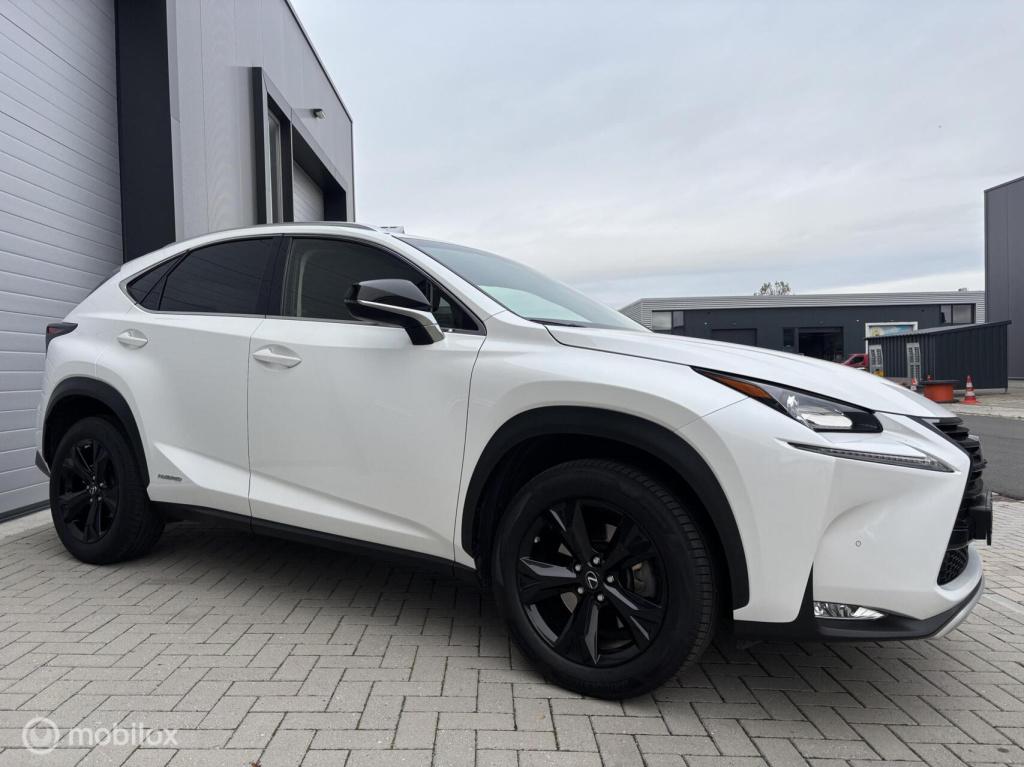 Lexus Nx 300h awd luxury line