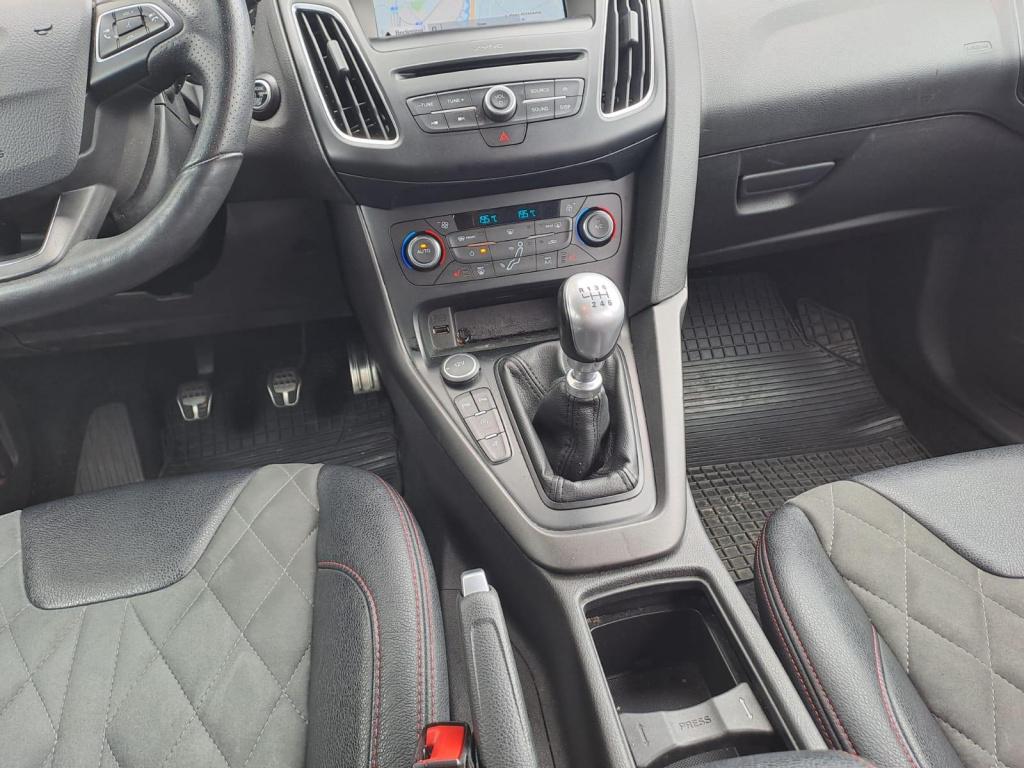 Ford Focus 1.5 st-line 182 limited edition