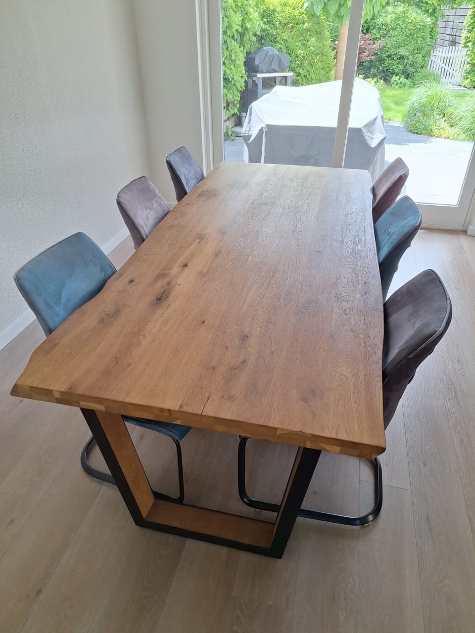 Prachtige Henders & Hazel eettafel + 6 stoelen (GRATIS meegeleverd!)