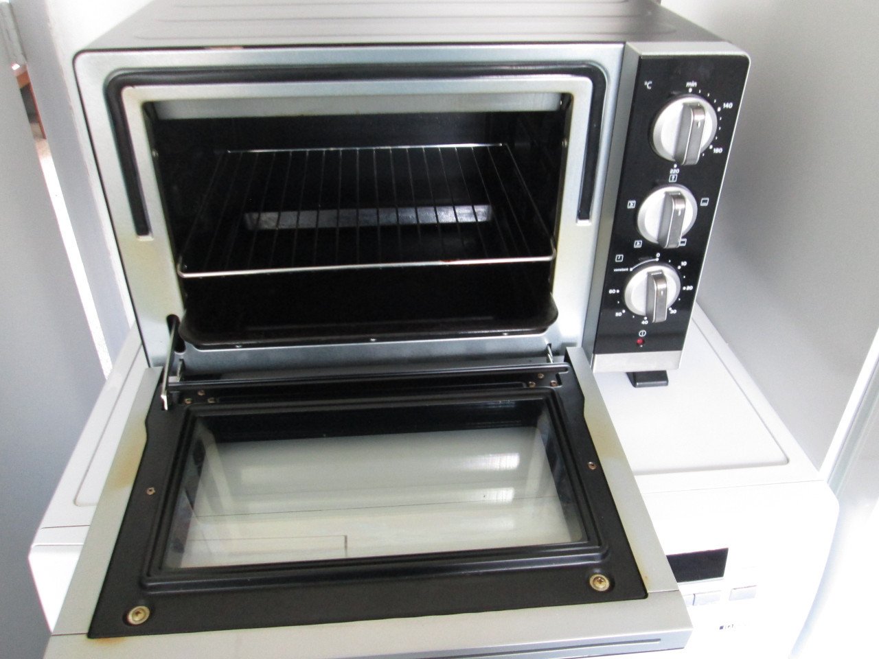 Kleine vrjstaande oven  Inventum