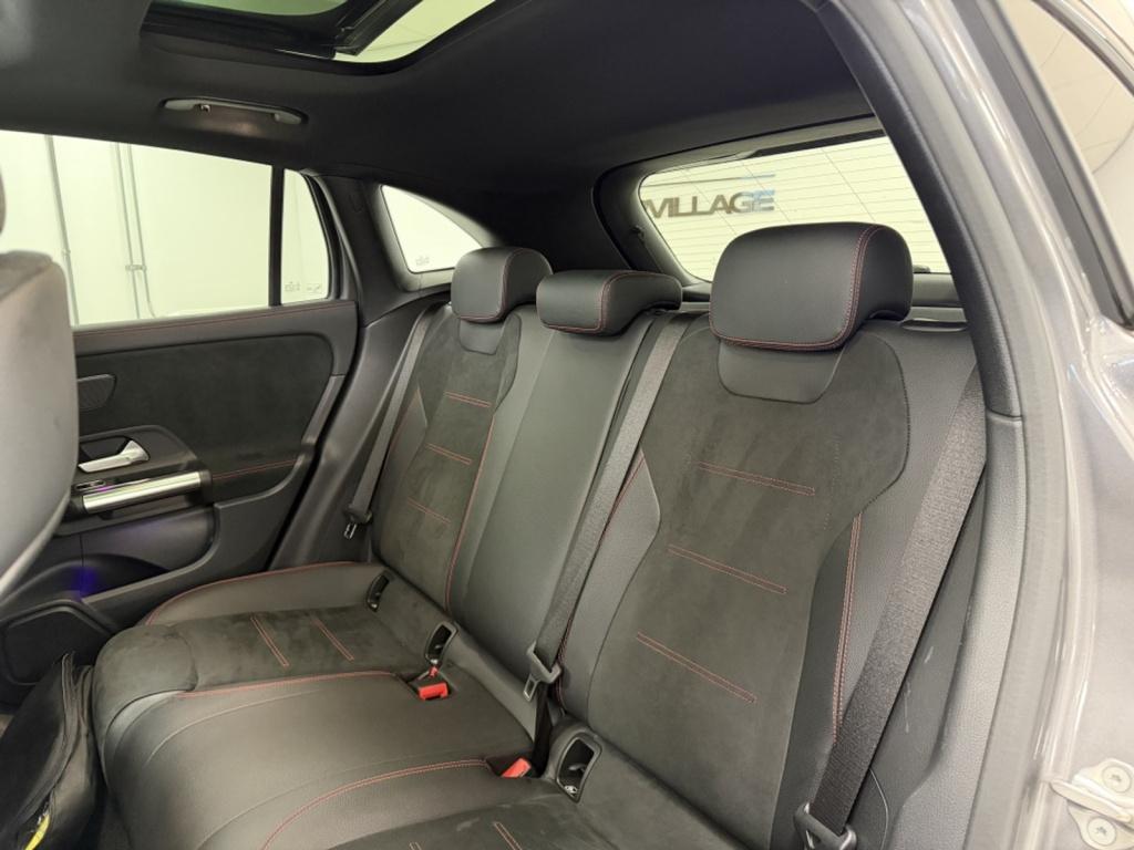 Mercedes-Benz Gla-klasse 250 e amg line | trekhaak | panoramadak | memory |