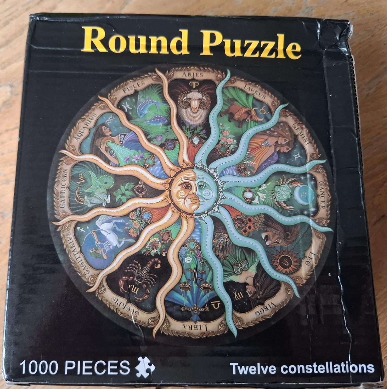 Twee 'Round Puzzles':  De Maan en Twelve Constellations: MOEILIJK! 65x65cm