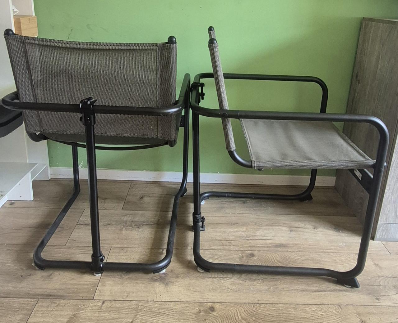 2 heerlijke stevige goed zittende stoelen