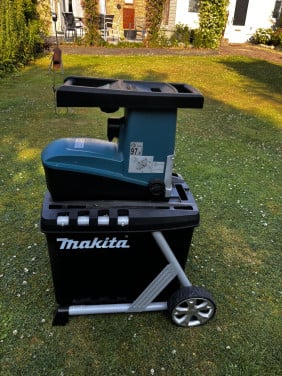 Makita Hakselaar. Mooi en goed. UD2500