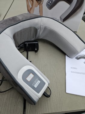Nieuw HoMedics Nek en schoudermassagekussen met warmte functie...