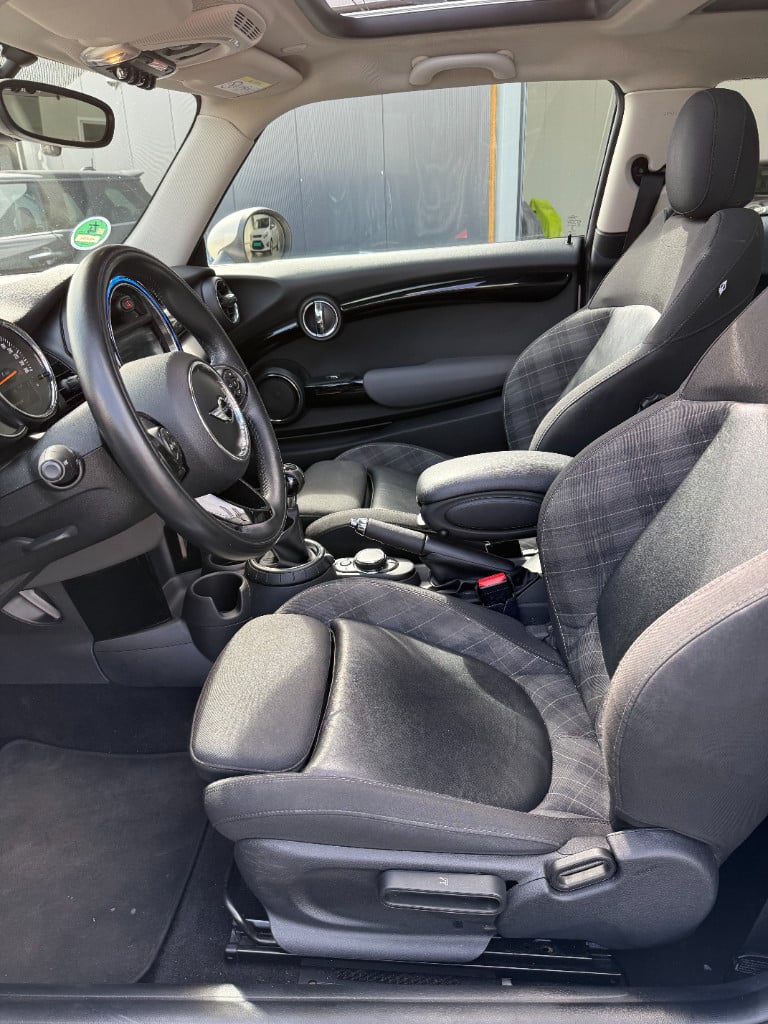 Mini Cooper 1.5 - chili - pano
