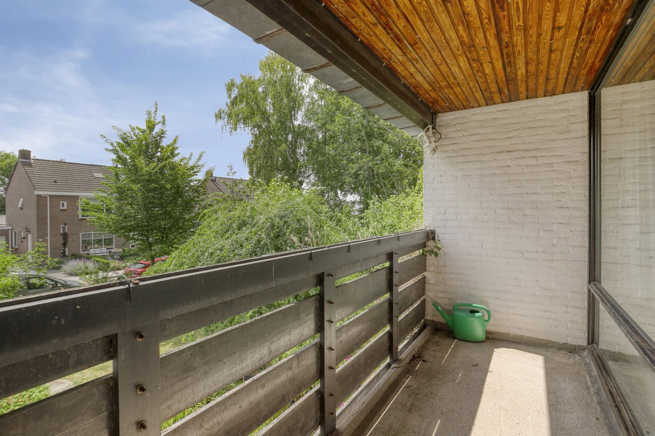 Mooi groenomzoomd vrijstaand huis met 4 slaapkamers en zeer grote badkamer