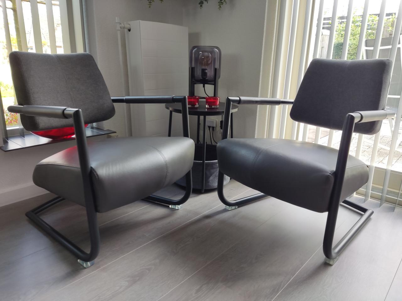 2 Nieuwe XOOON Design Fauteuils