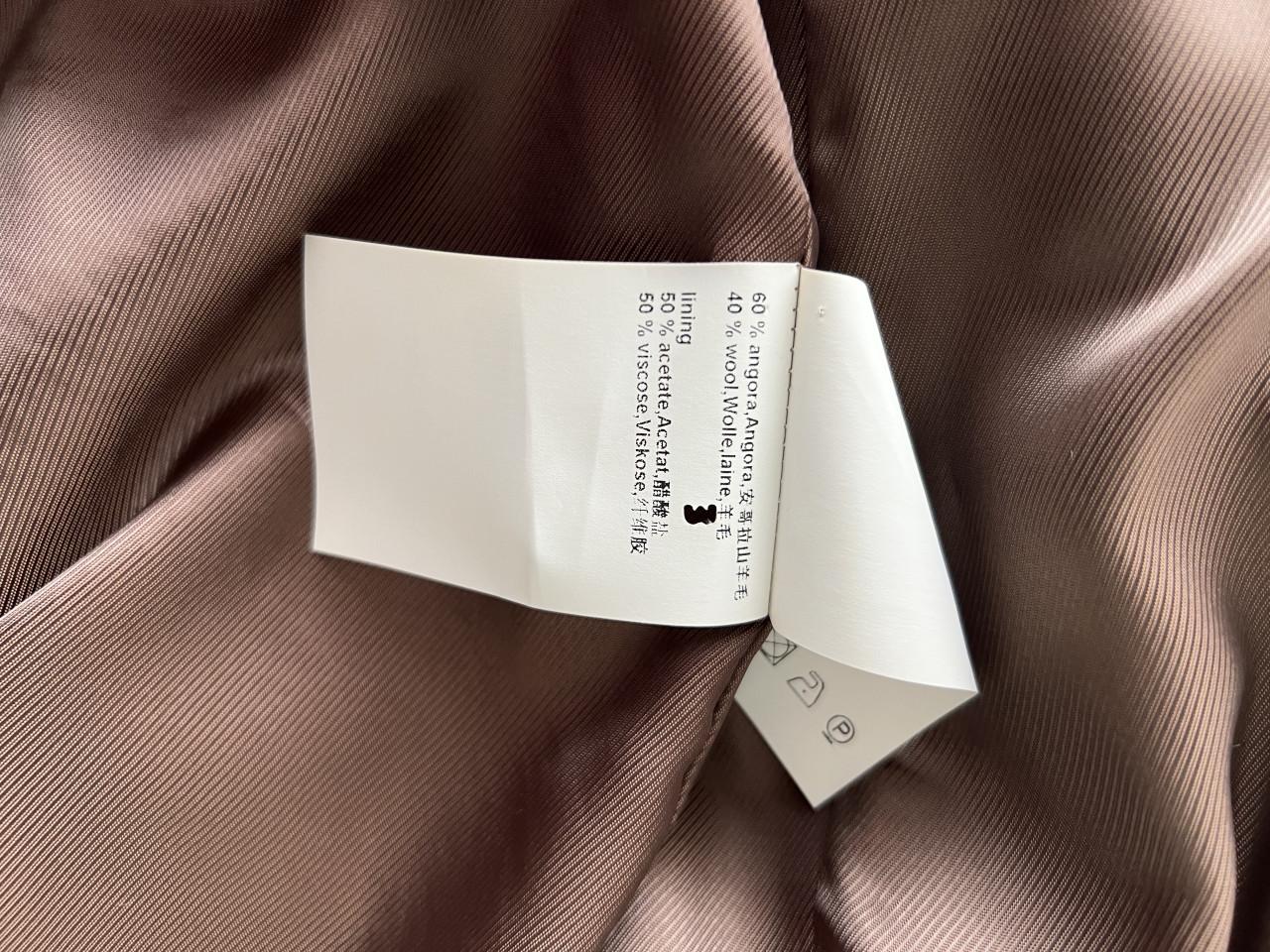 Mantel Marccain / Marc Cain, mt N5 met kleine beschadiging