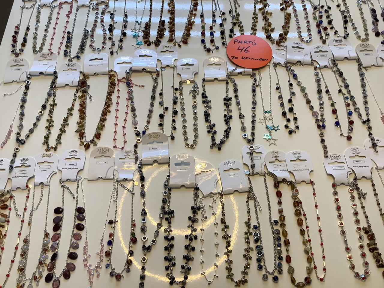 Partij mooie MKM Design kettingen. (Partij 46)