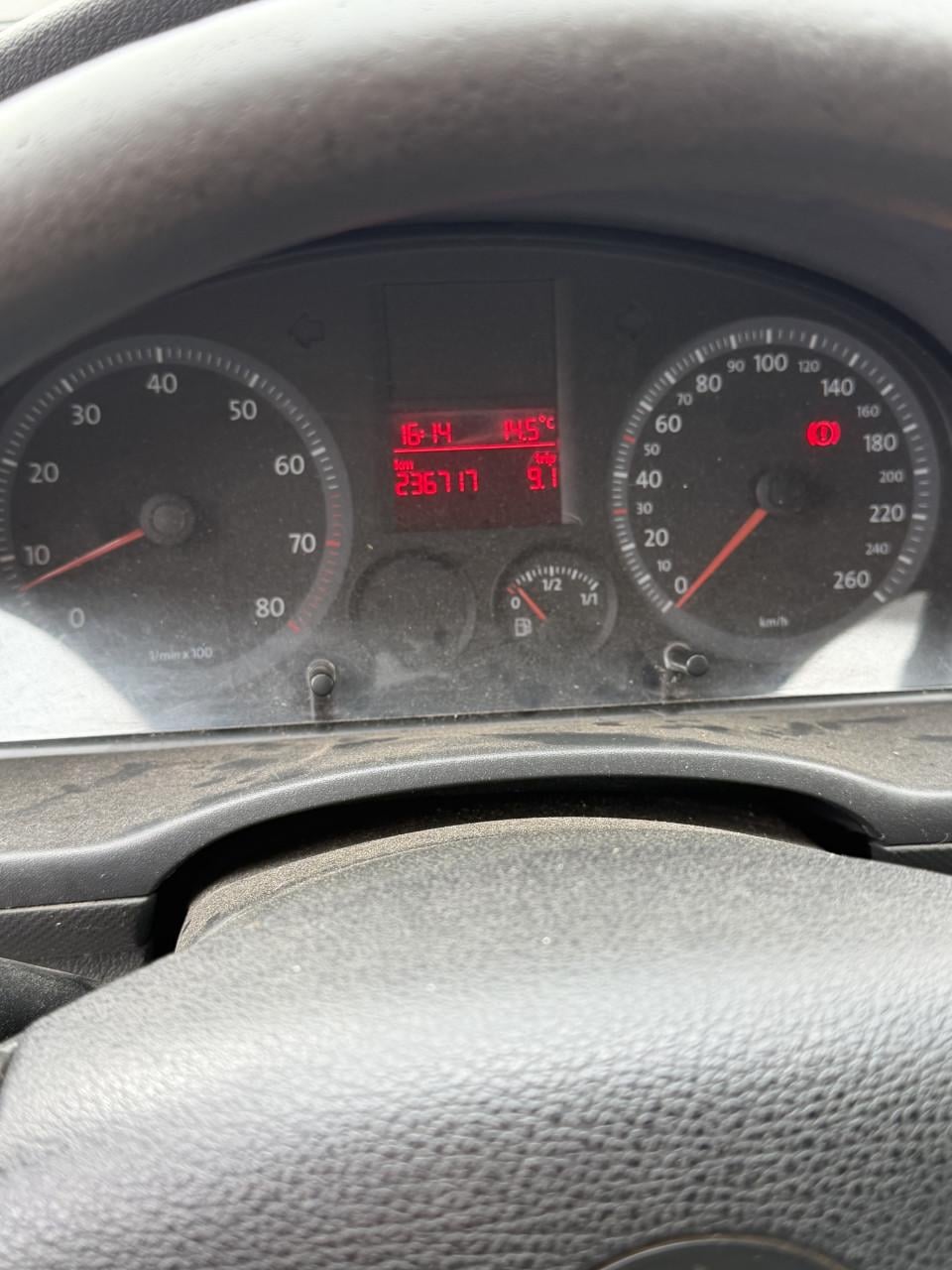Volkswagen Caddy 1.6 Benzine Trekhaak en AIRCO ! ! !
