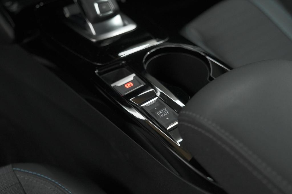 Peugeot 208 puretech 100 eat8 allure | adaptieve cruise control |  camera |
